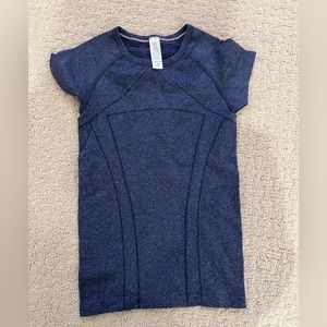 Lululemon Grils Ivivva top